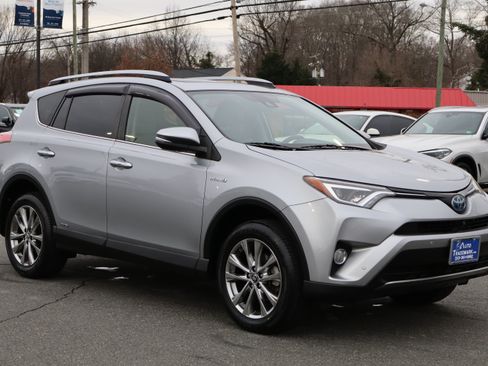 Used 2017 Toyota RAV4 Limited image 11