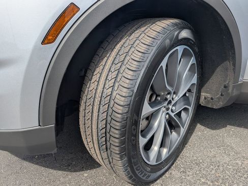 Used 2022 Lincoln Nautilus Reserve image 6