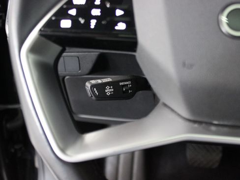 Used 2024 Audi Q4 e-tron Premium Plus image 31