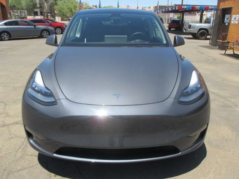 Used 2023 Tesla Model Y AWD image 5