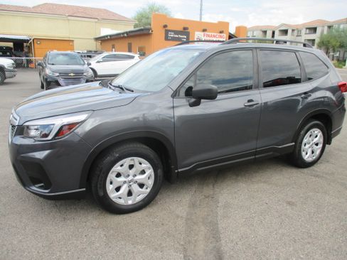 Used 2021 Subaru Forester 2.5i Premium Sport Utility 4D AWD/4WD image 13