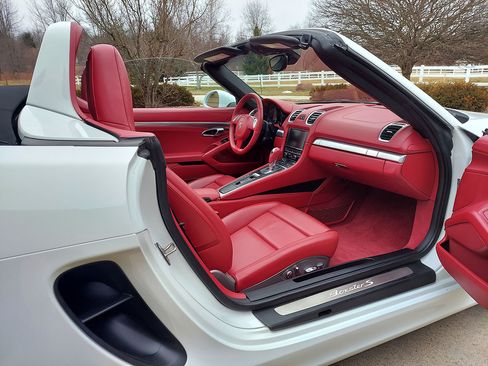 Used 2013 Porsche Boxster S image 39