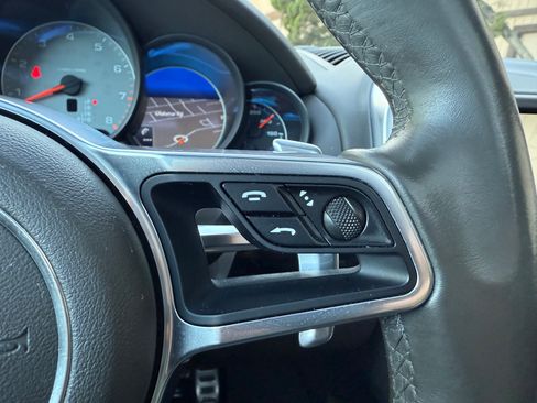 Used 2016 Porsche Cayenne S image 19