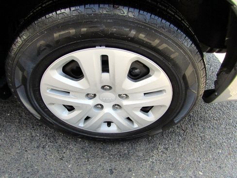 Used 2014 Dodge Grand Caravan American Value Package FWD image 12