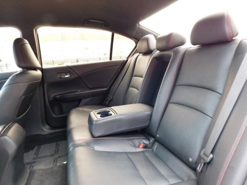 Used 2017 Honda Accord Sport Special Edition Sedan image 19