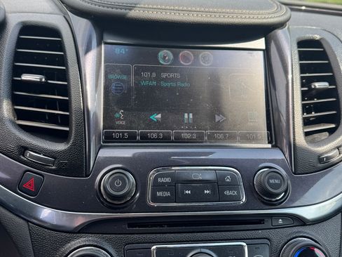 Used 2015 Chevrolet Impala LT image 14