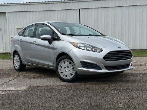 Used 2014 Ford Fiesta SE FWD image 3