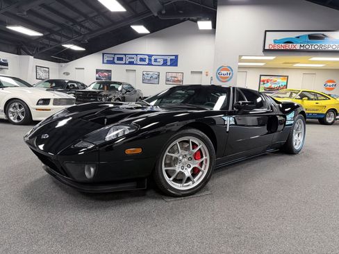Used 2005 Ford GT RWD image 1