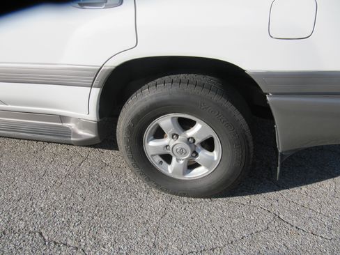 Used 2000 Toyota Land Cruiser image 5