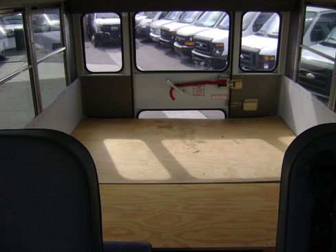 Used 2006 Chevrolet Express 3500 image 19