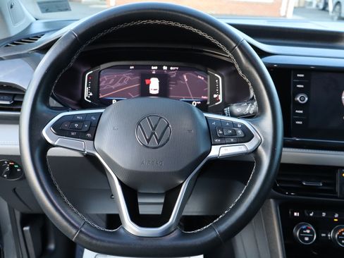 Used 2022 Volkswagen Taos SEL image 22