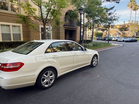 Used 2010 Mercedes-Benz E 350 image 6