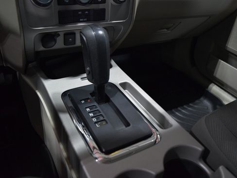 Used 2010 Ford Escape XLT image 24