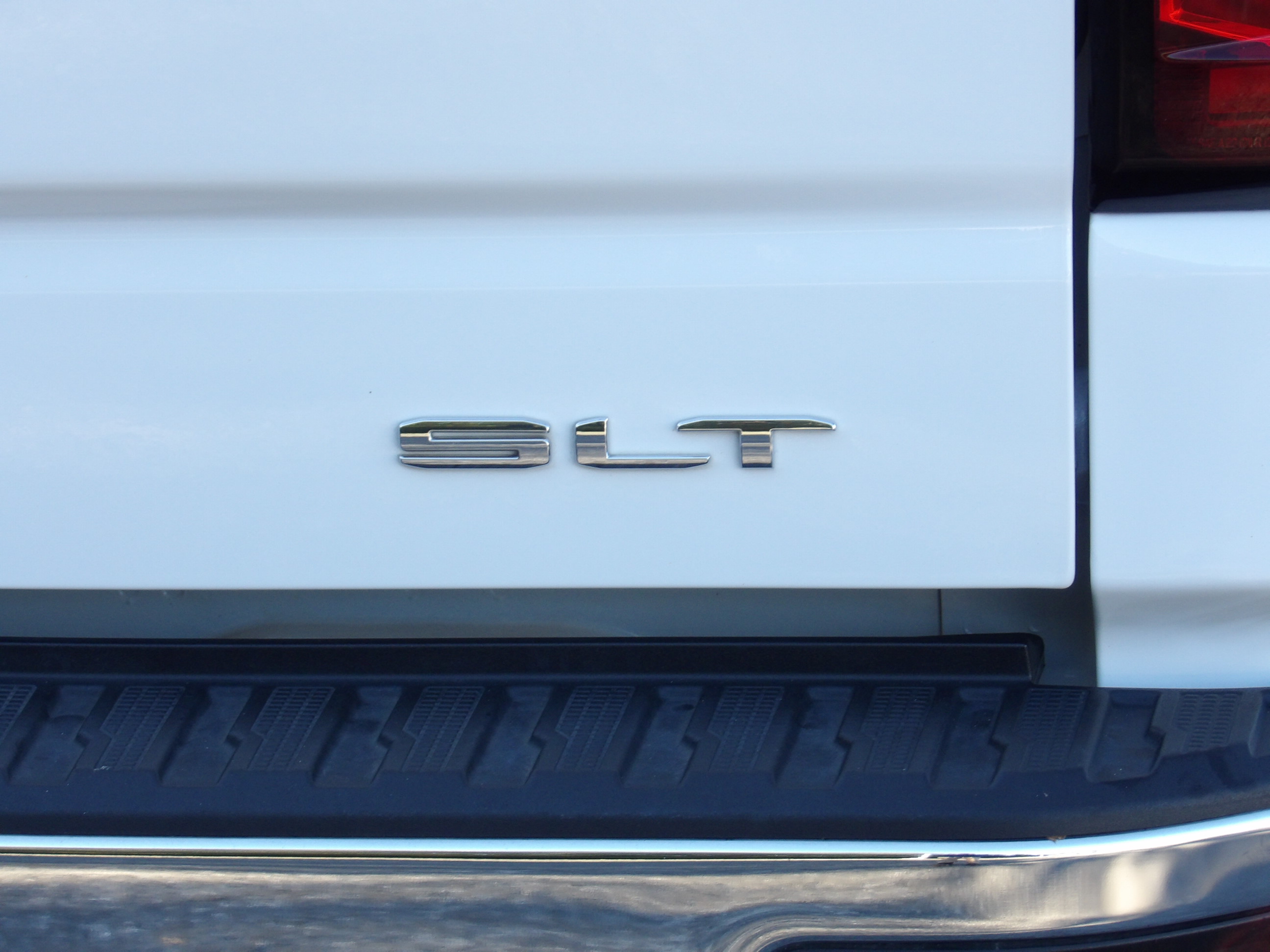 Used 2026 GMC Sierra 1500 4x4 Crew Cab SLT image 14