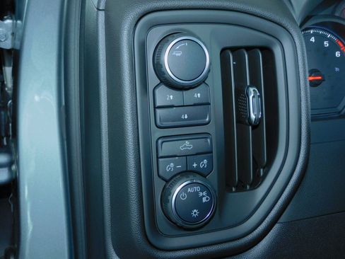 Used 2025 Chevrolet Silverado 2500 Custom image 28