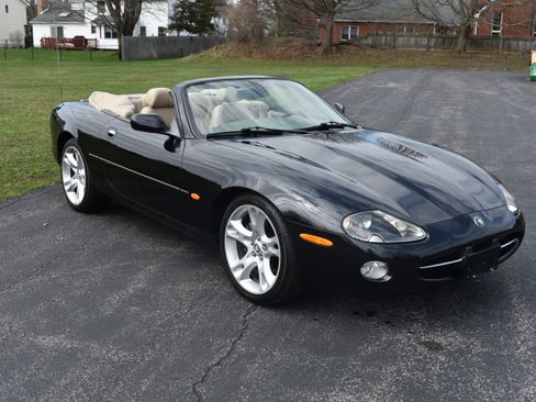 Used 2003 Jaguar XK8 RWD image 17