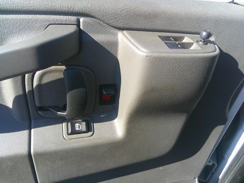 Used 2019 Chevrolet Express 2500 LS image 17