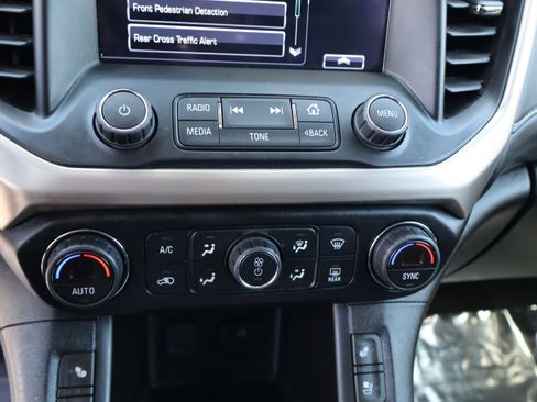 Used 2019 GMC Acadia Denali image 32