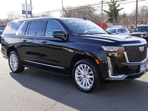 Used 2024 Cadillac Escalade ESV Luxury image 10