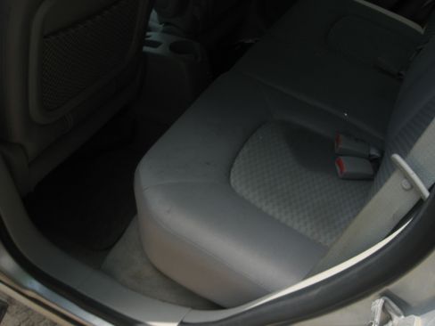 Used 2010 Chevrolet HHR LT w/ 1LT FWD image 7