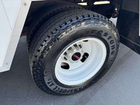Used 2022 GMC Savana 3500 Extended RWD image 27