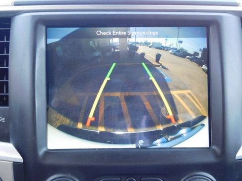 Used 2018 RAM 1500 SLT image 15