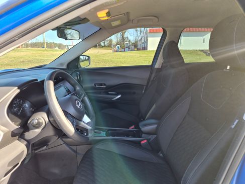 Used 2023 Nissan Kicks SV image 6