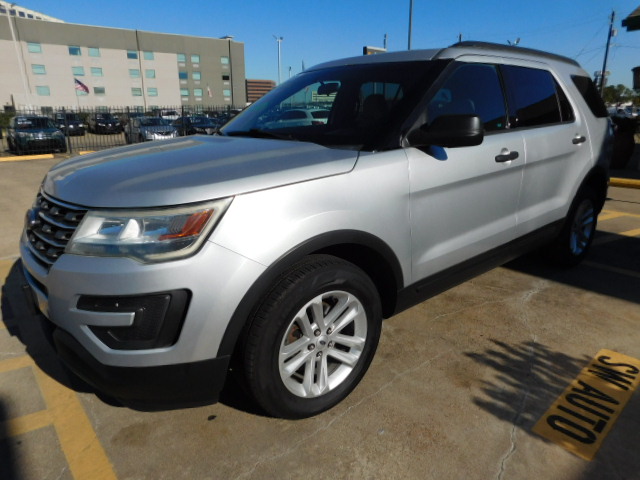Used 2017 Ford Explorer FWD image 4