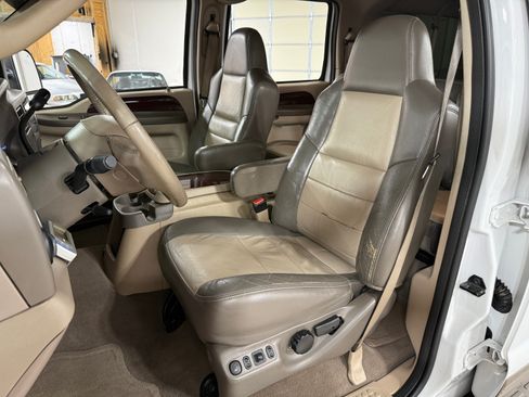 Used 2004 Ford Excursion 4WD Eddie Bauer image 18