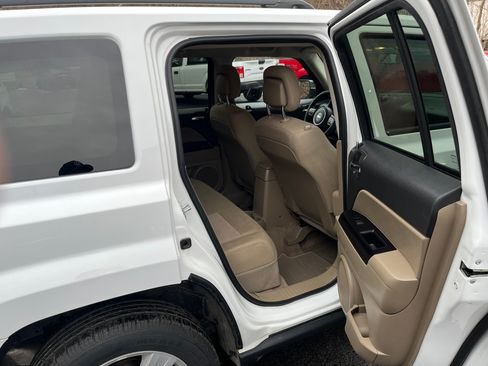 Used 2016 Jeep Patriot Sport image 11