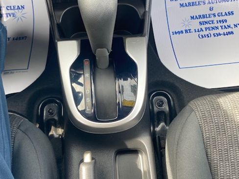 Used 2017 Honda Fit LX image 12