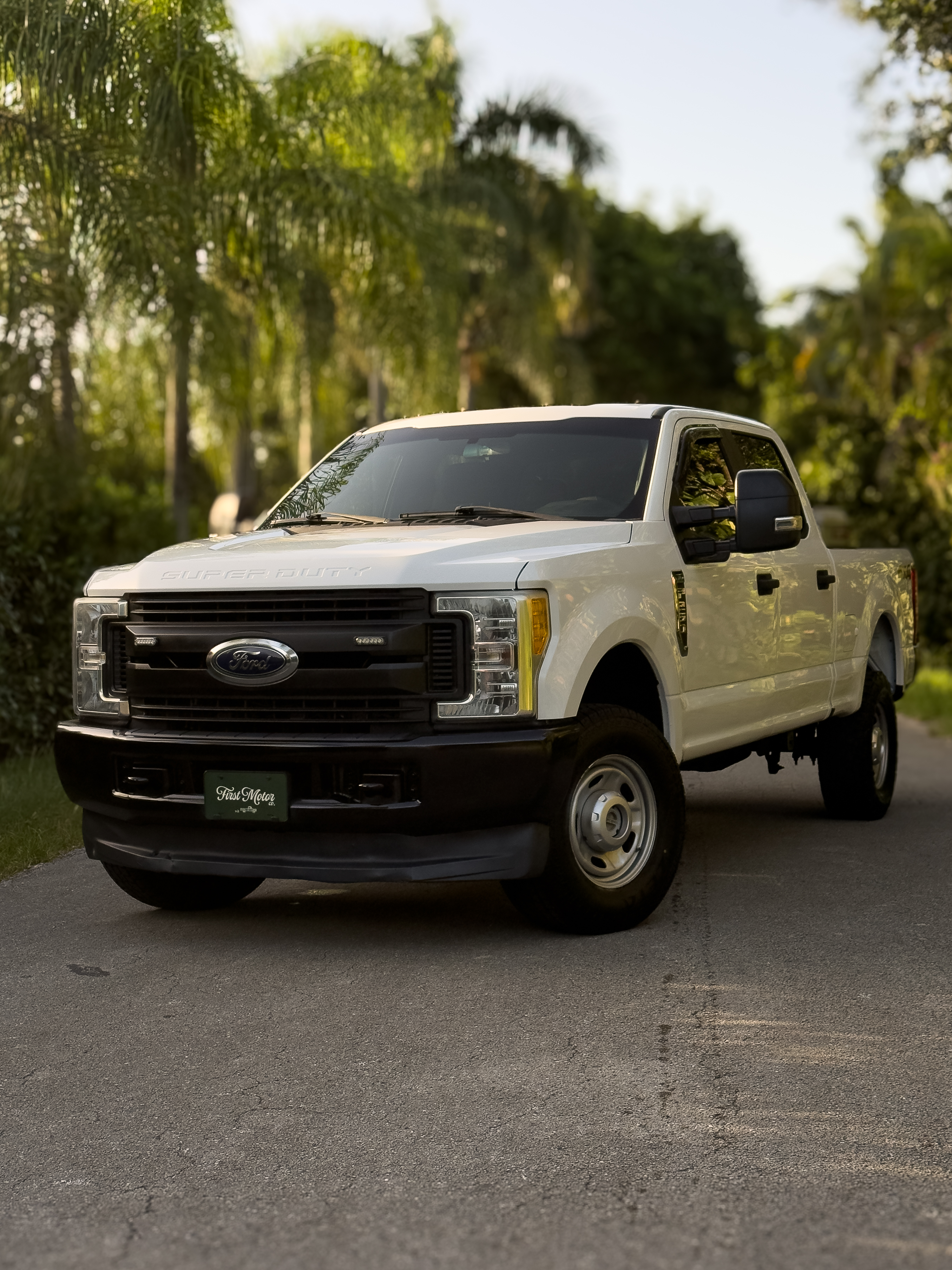 Used 2017 Ford F250 4x4 Crew Cab Super Duty image 2