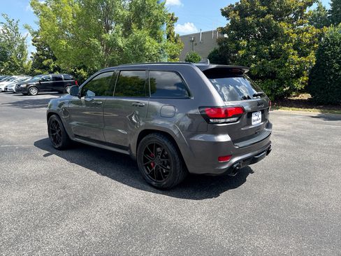 Used 2017 Jeep Grand Cherokee 4WD SRT image 2