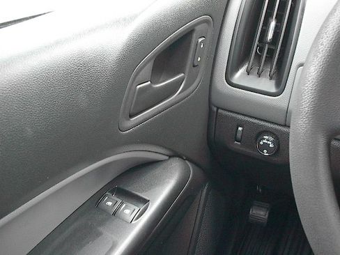 Used 2022 Chevrolet Colorado W/T image 19