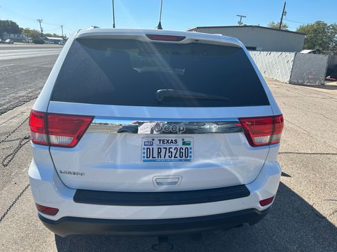 Used 2013 Jeep Grand Cherokee Laredo image 3