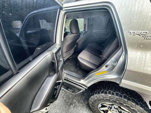 Used 2021 Toyota 4Runner 4WD TRD Off-Road image 9