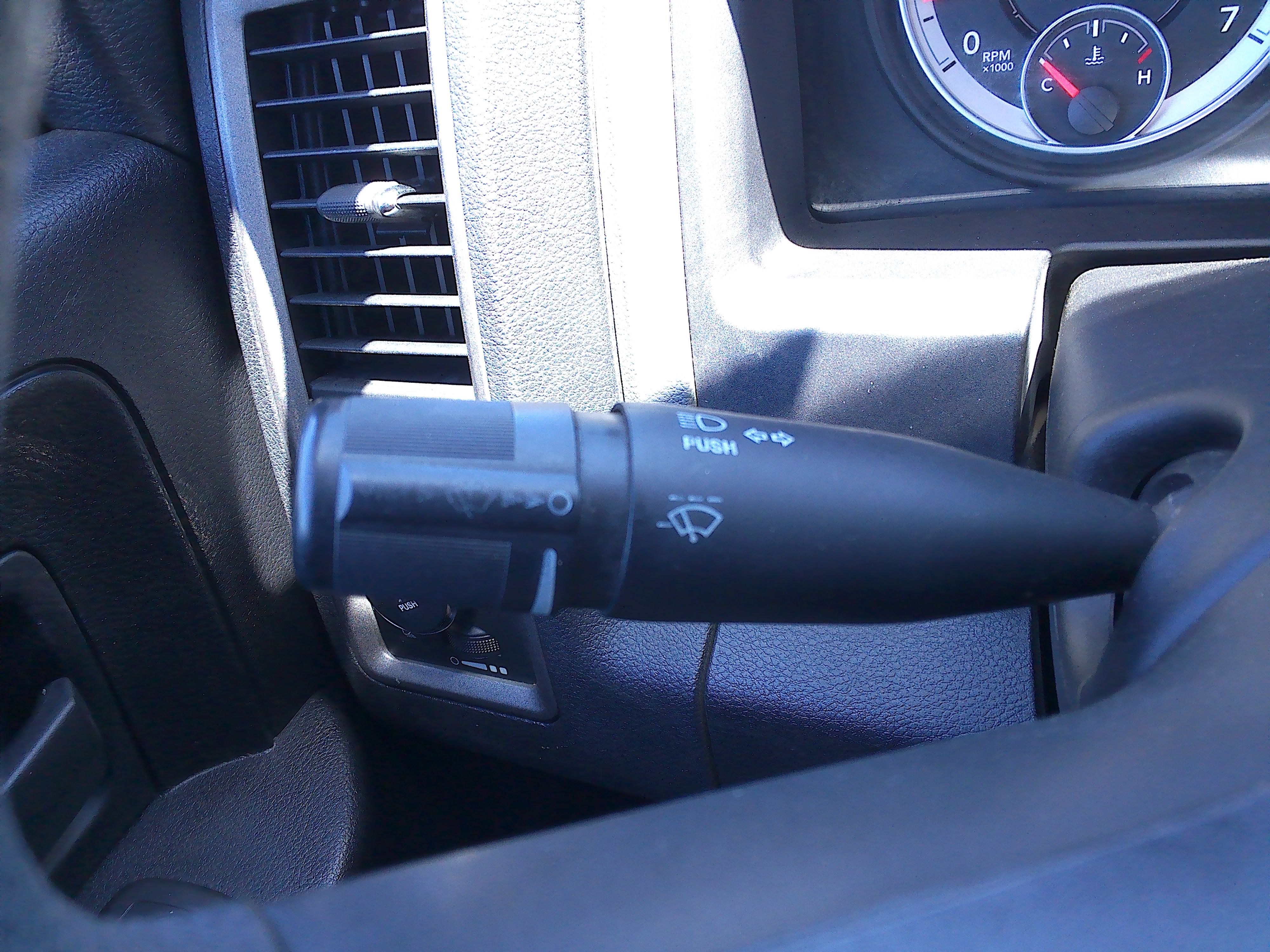 Used 2013 RAM 1500 2WD Crew Cab Express image 23