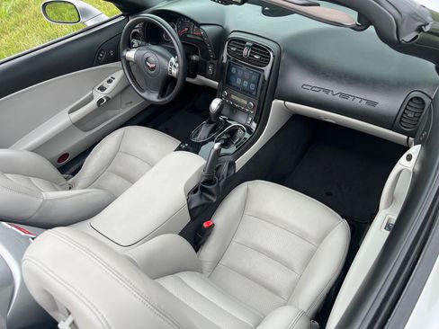 Used 2008 Chevrolet Corvette Convertible RWD image 9