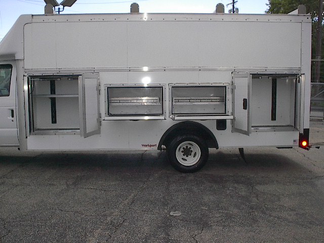 Used 2024 Ford E-450 and Econoline 450 RWD image 11