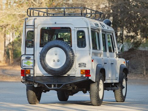 Used 1993 Land Rover Defender 110 image 3