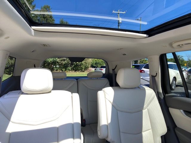 Used 2024 Cadillac XT6 AWD Premium Luxury image 17