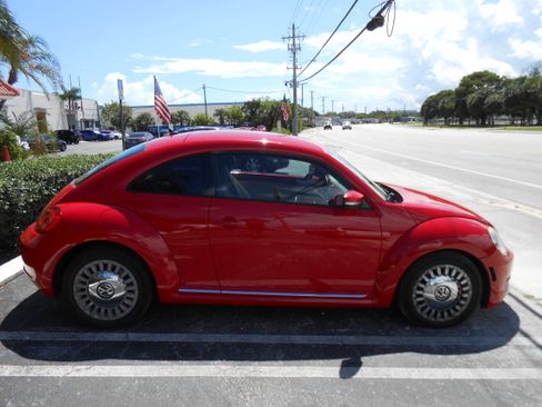 Used 2012 Volkswagen Beetle 2.5 image 6