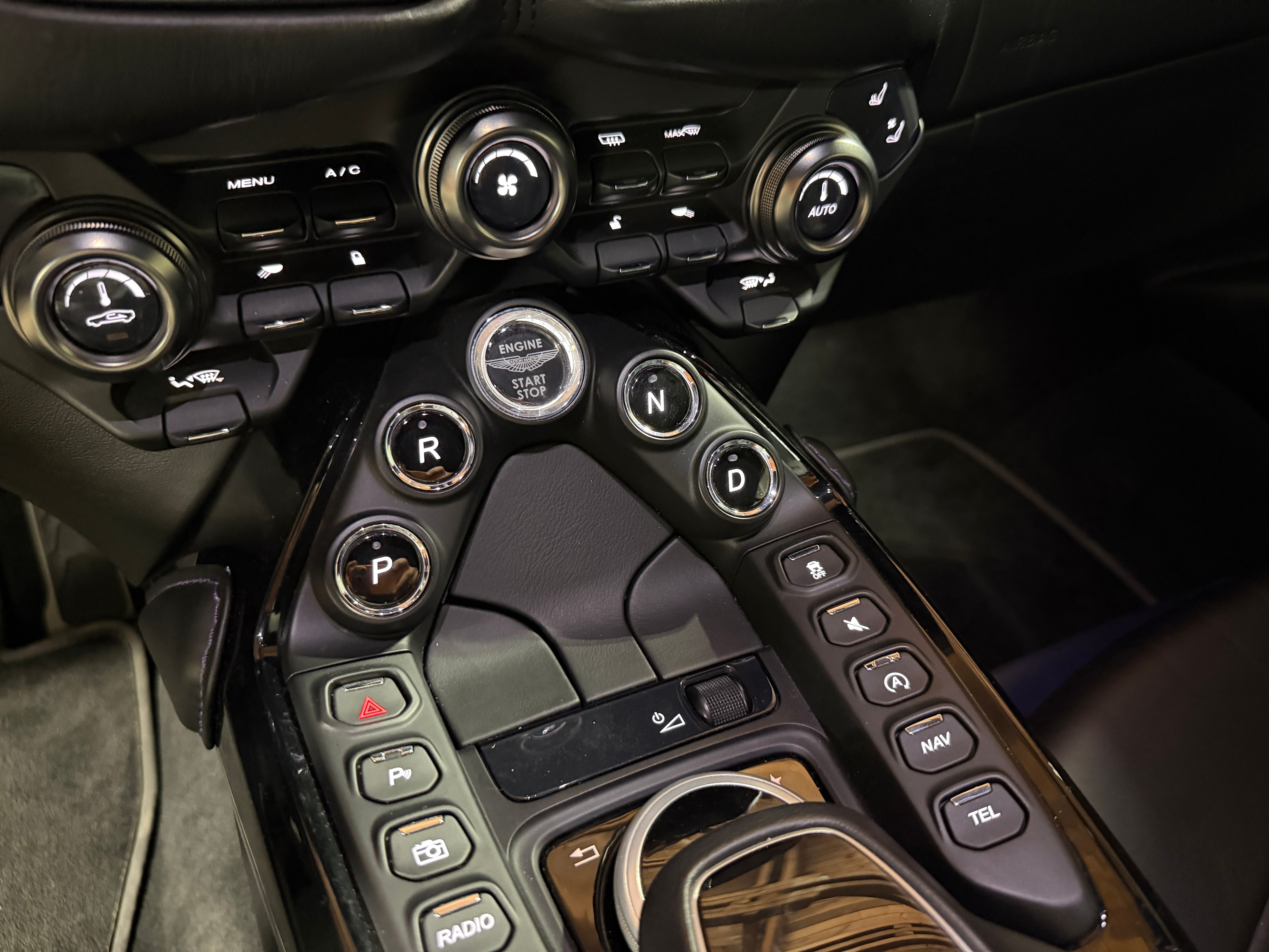 Used 2019 Aston Martin V8 Vantage Coupe RWD image 31
