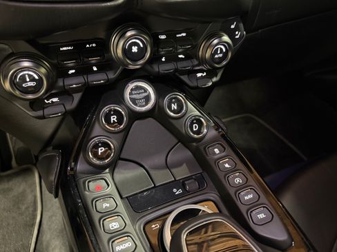 Used 2019 Aston Martin V8 Vantage Coupe RWD image 31