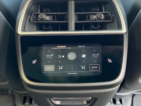 Used 2024 Lucid Air Touring AWD image 23