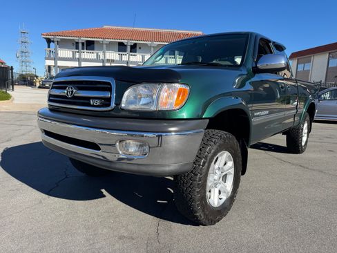 Used 2000 Toyota Tundra SR5 image 4