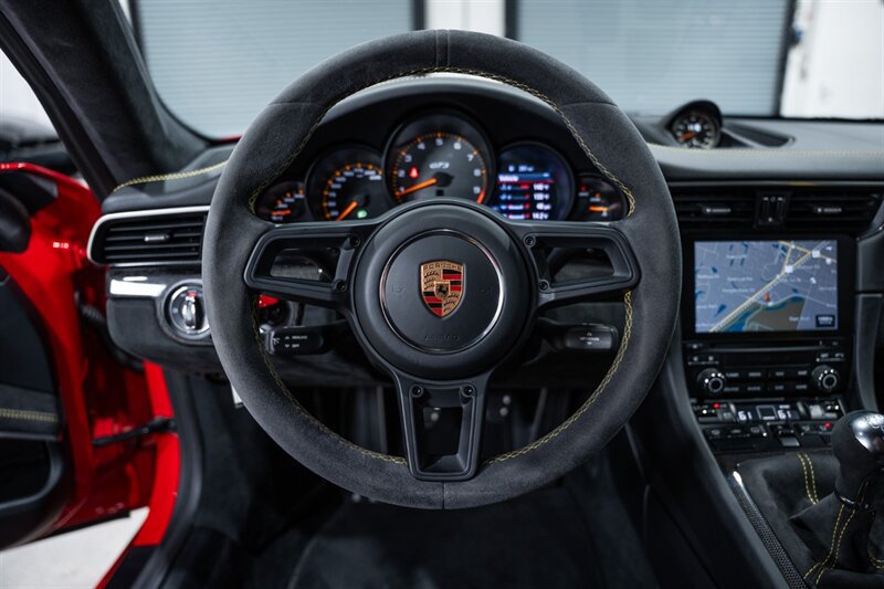 Used 2019 Porsche 911 GT3 RWD image 17