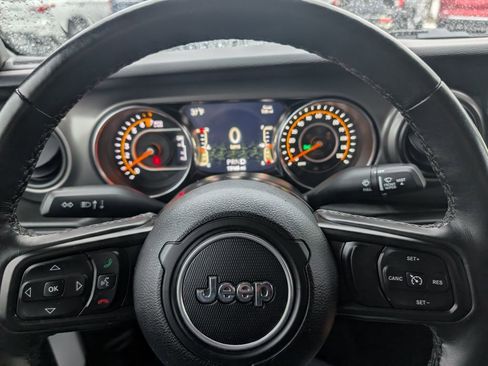 Used 2022 Jeep Wrangler Sport S image 9