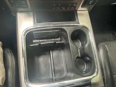 Used 2017 RAM 1500 4x4 Crew Cab Laramie image 18