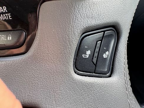 Used 2015 Chevrolet Tahoe LT image 29